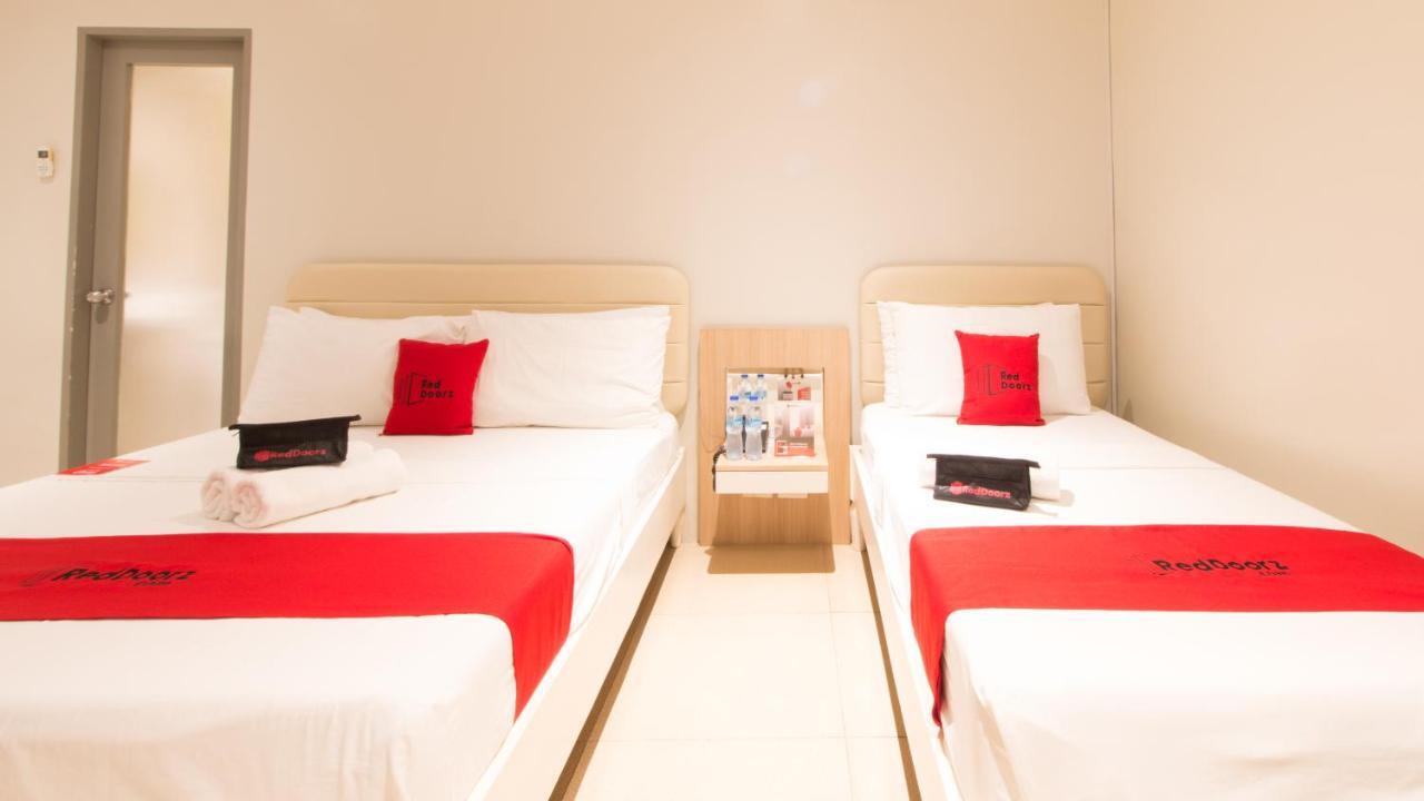 Reddoorz @ General Segundo Avenue Laoag Hotel Екстериор снимка