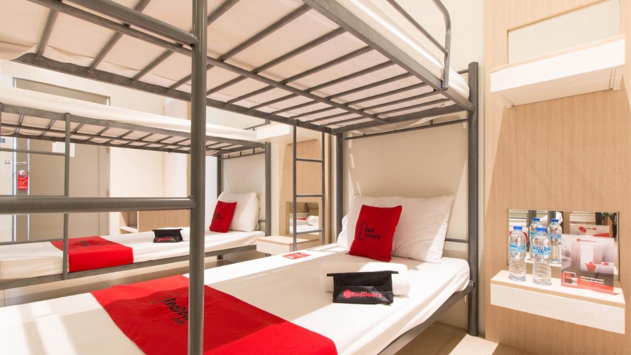 Reddoorz @ General Segundo Avenue Laoag Hotel Екстериор снимка