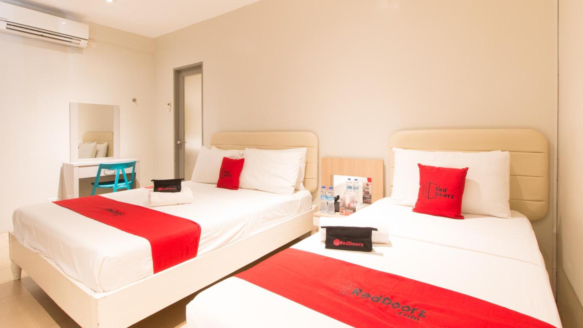 Reddoorz @ General Segundo Avenue Laoag Hotel Екстериор снимка