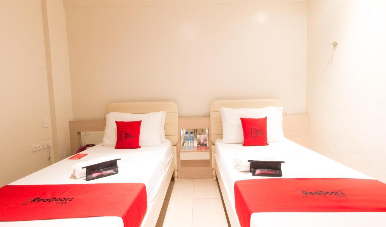 Reddoorz @ General Segundo Avenue Laoag Hotel Екстериор снимка