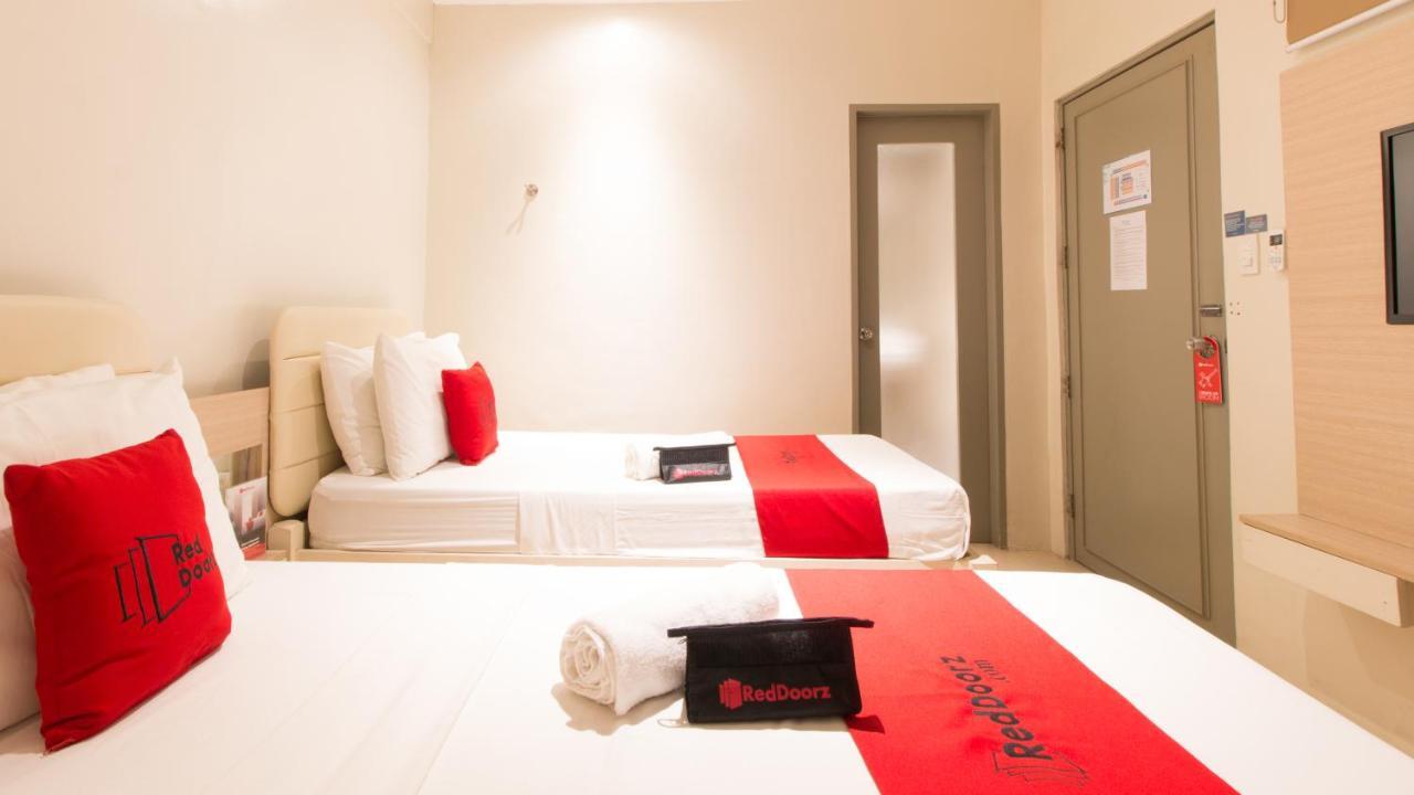 Reddoorz @ General Segundo Avenue Laoag Hotel Екстериор снимка