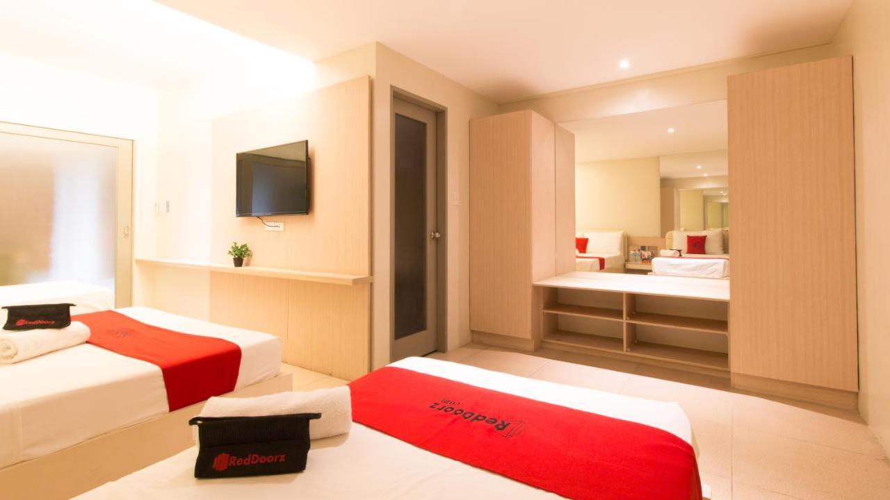 Reddoorz @ General Segundo Avenue Laoag Hotel Екстериор снимка