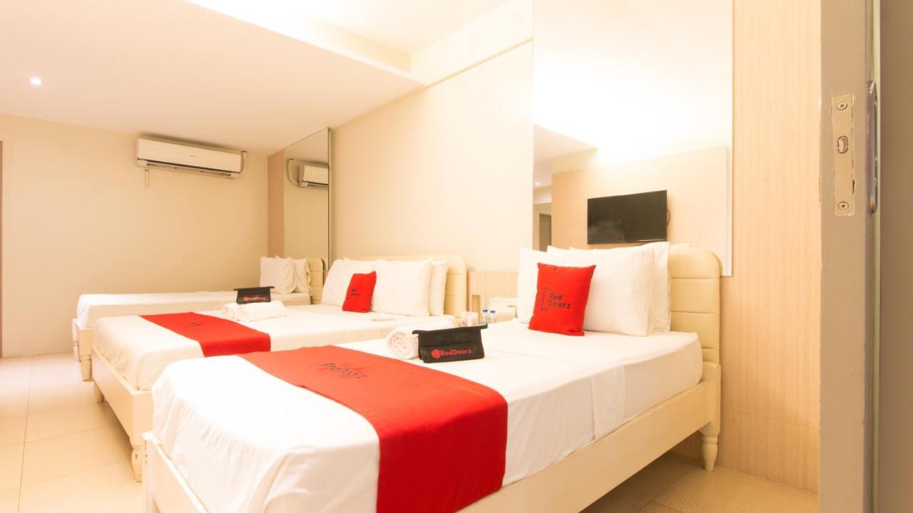 Reddoorz @ General Segundo Avenue Laoag Hotel Екстериор снимка