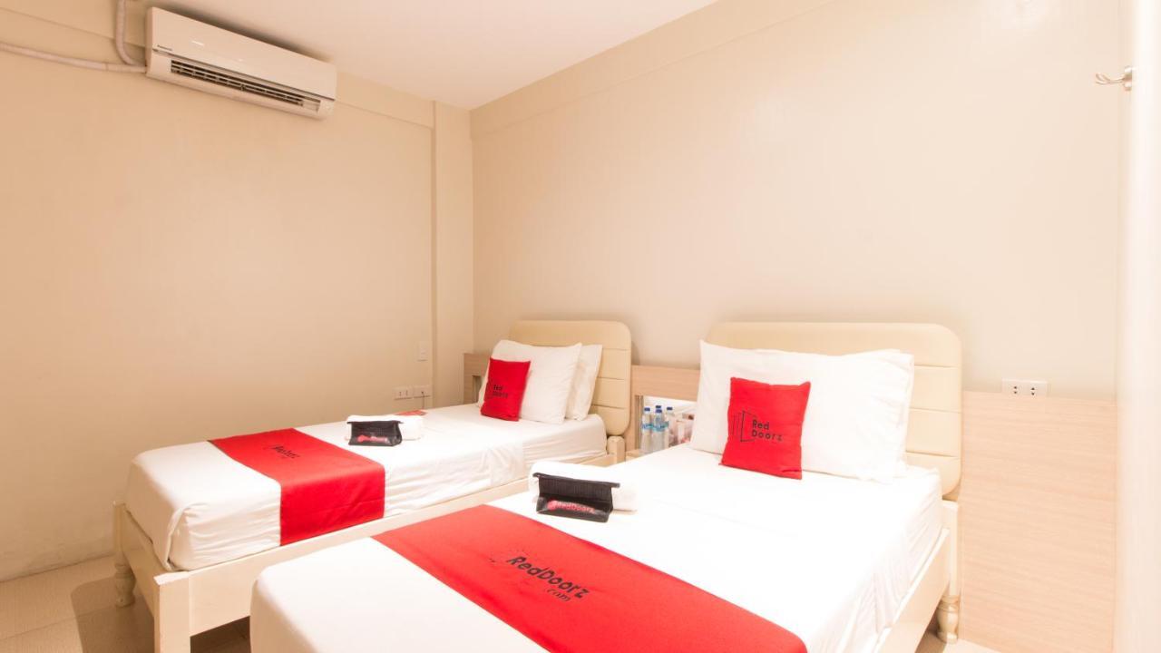 Reddoorz @ General Segundo Avenue Laoag Hotel Екстериор снимка